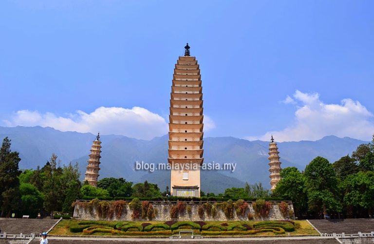 Three Pagodas of Dali