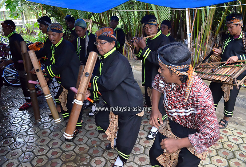 kenthongan-musicians-indonesia The Kenthongan of Central Java