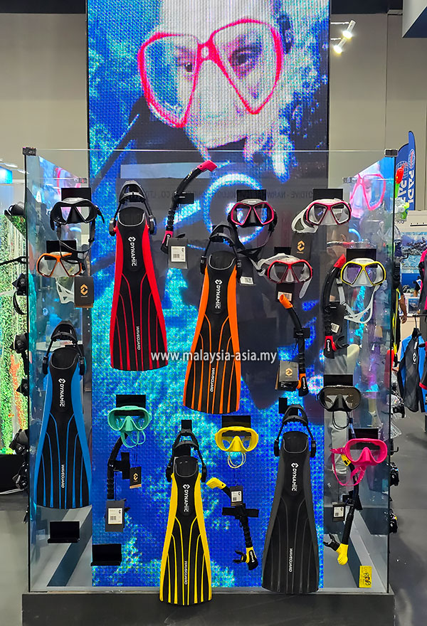 dive-diva-malaysia-fashion 20 Years of the Malaysian Dive Diva at MIDE